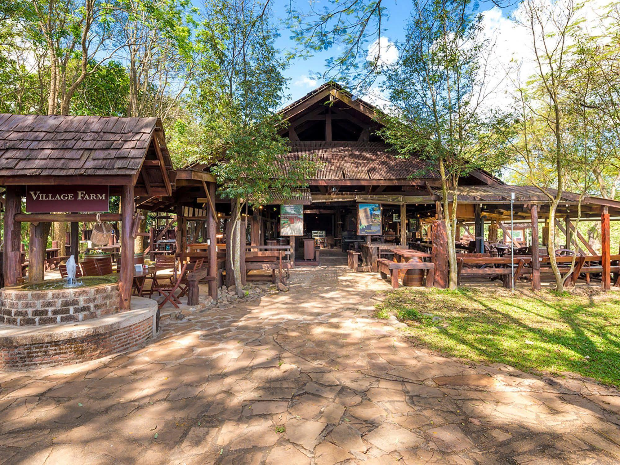 Village Farm And Winery Wang Nam Khiao Luaran gambar